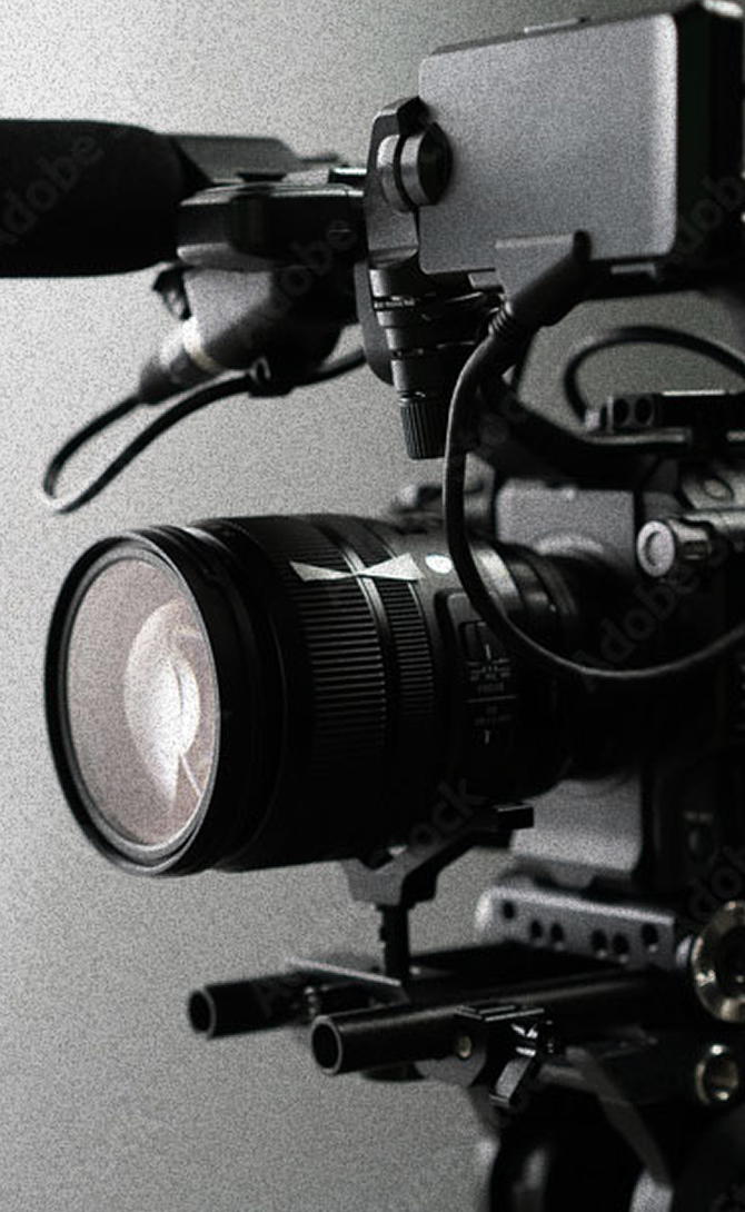 カメラのレンズにズームした映像